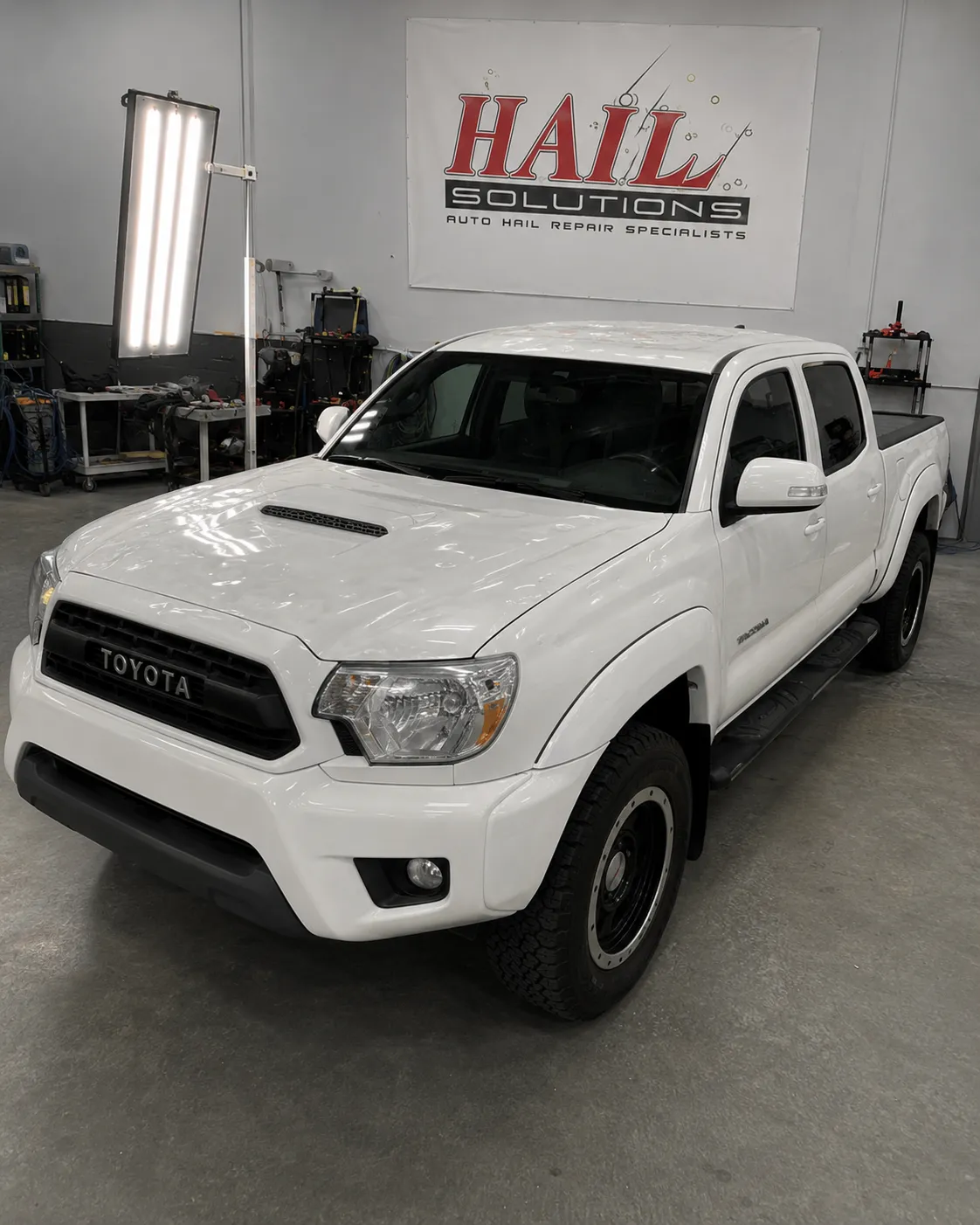 2015 Toyota Tacoma hail damage repair in Raytown, MO — detail photo 2